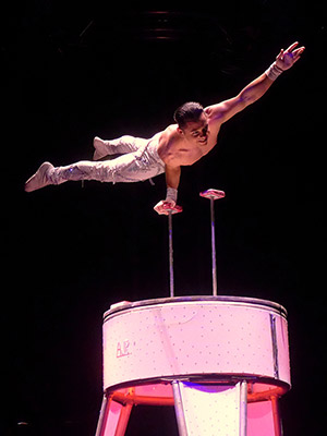 Alexander Junior - Handstand